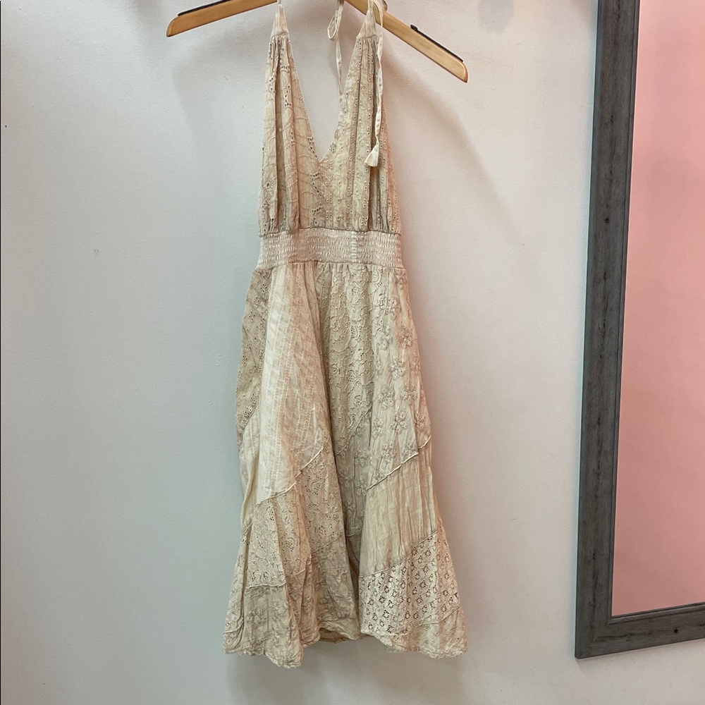 Young Threads Backless tie neck lined Cream Lace Dress NWT size medium.